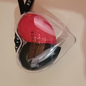 NEW Laruce Beauty Sponge Duo Set With Heart Case